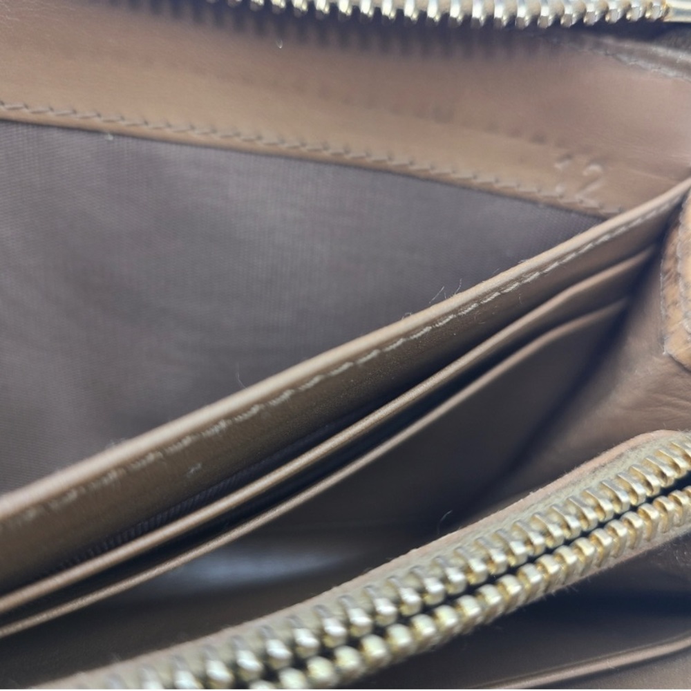 Authentic Miu Miu Wallet In Used Condition - image 4